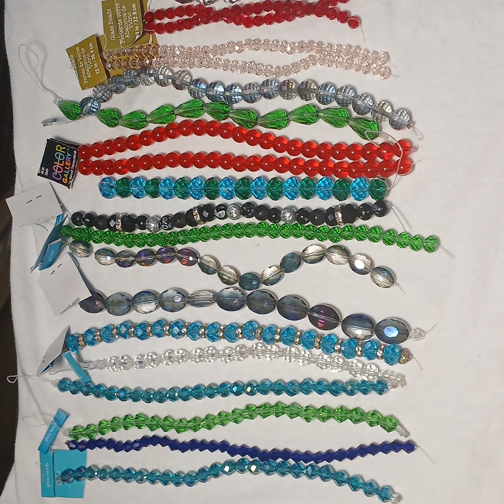 Glass jewelry beads